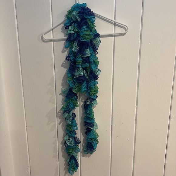 3pk Handmade Knit Scarves - Picture 2 of 7